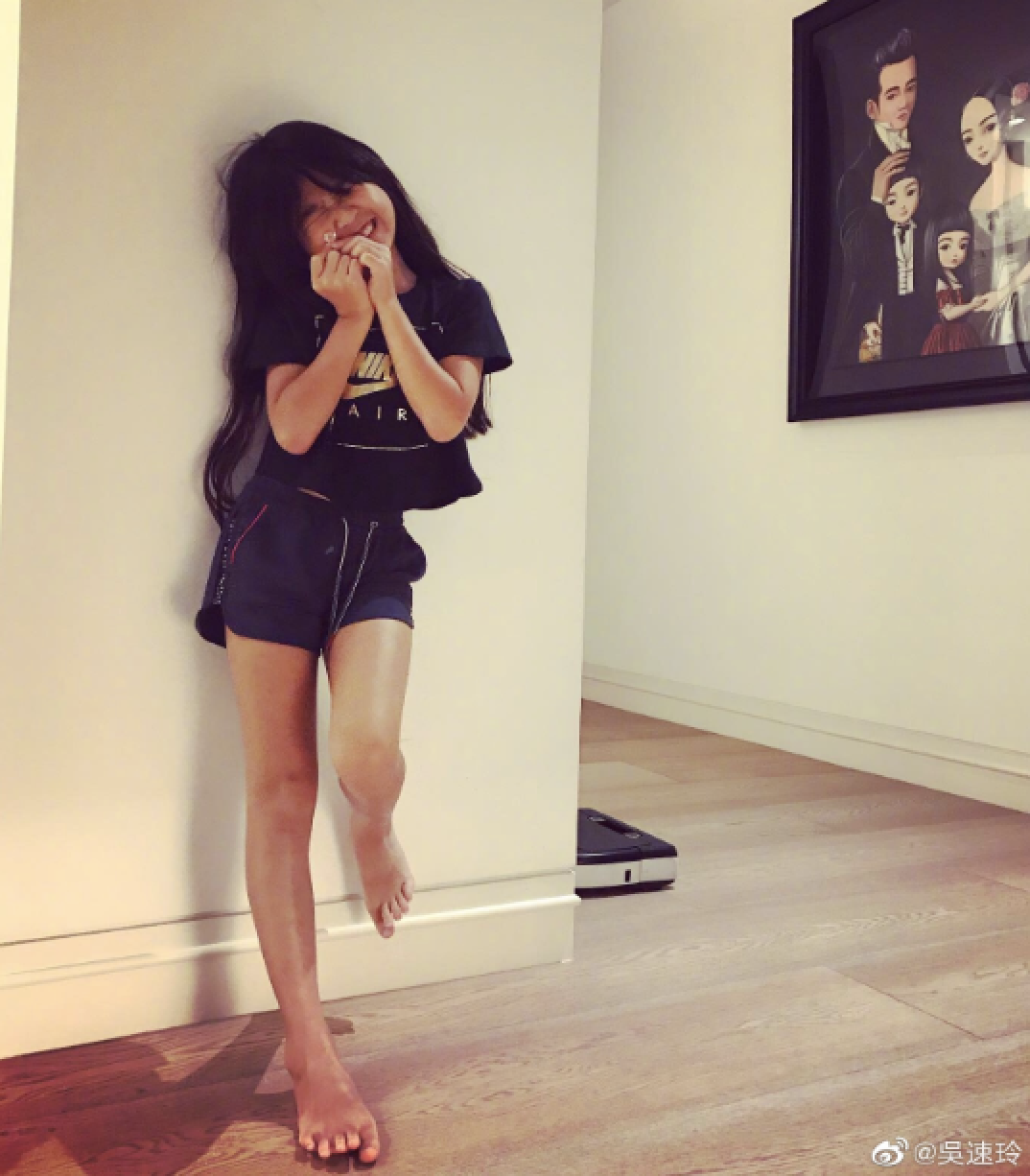 爸爸去哪儿萌娃grace近照,9岁瘦高大变样,五官长开不能被说丑