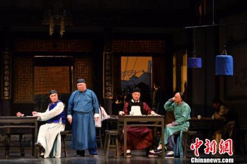 从达康书记到李维民吴刚：挺高兴能藏在角色后面