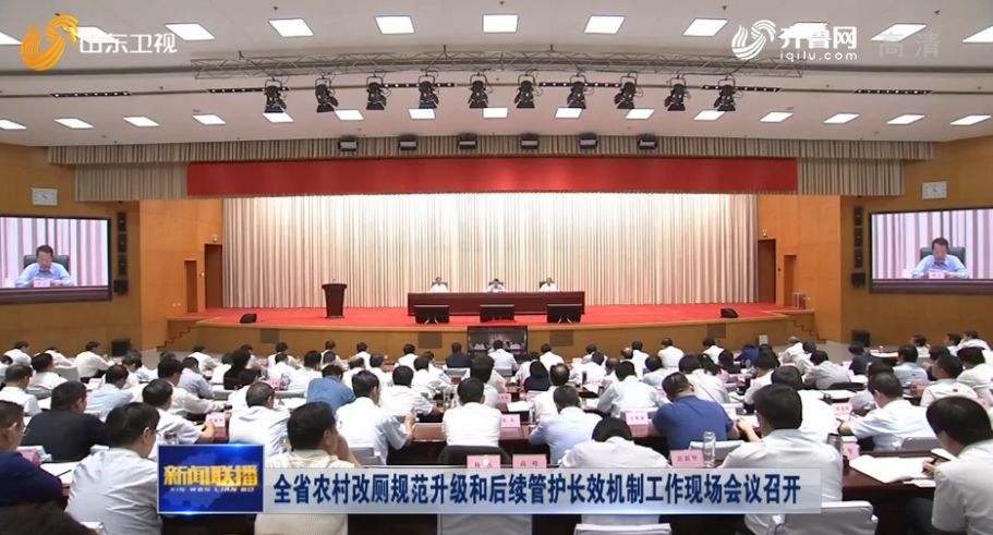国庆群众游行中的退役大学生:要走方阵又要当教官