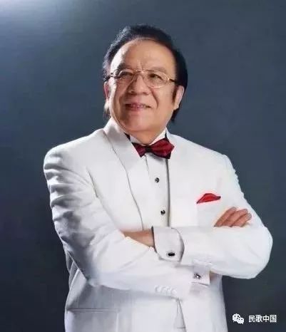 杨洪基黎信昌是中华人民共和国历史上依靠自己的力量培养,具有扎实