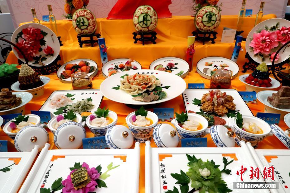 中国厨师节上的曹州"牡丹宴"中国厨师节上的曹州"牡丹宴"