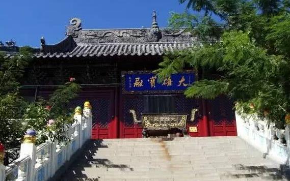 鞍山海城大悲古寺,位于唐王山,始建唐代后经复建