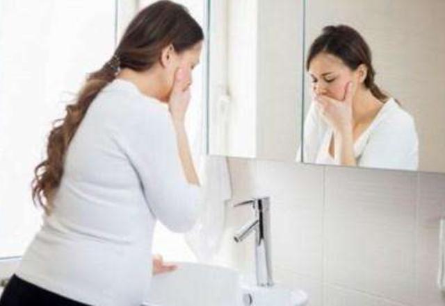 孕期孕吐是难免的，但孕妈的两种行为会加剧孕