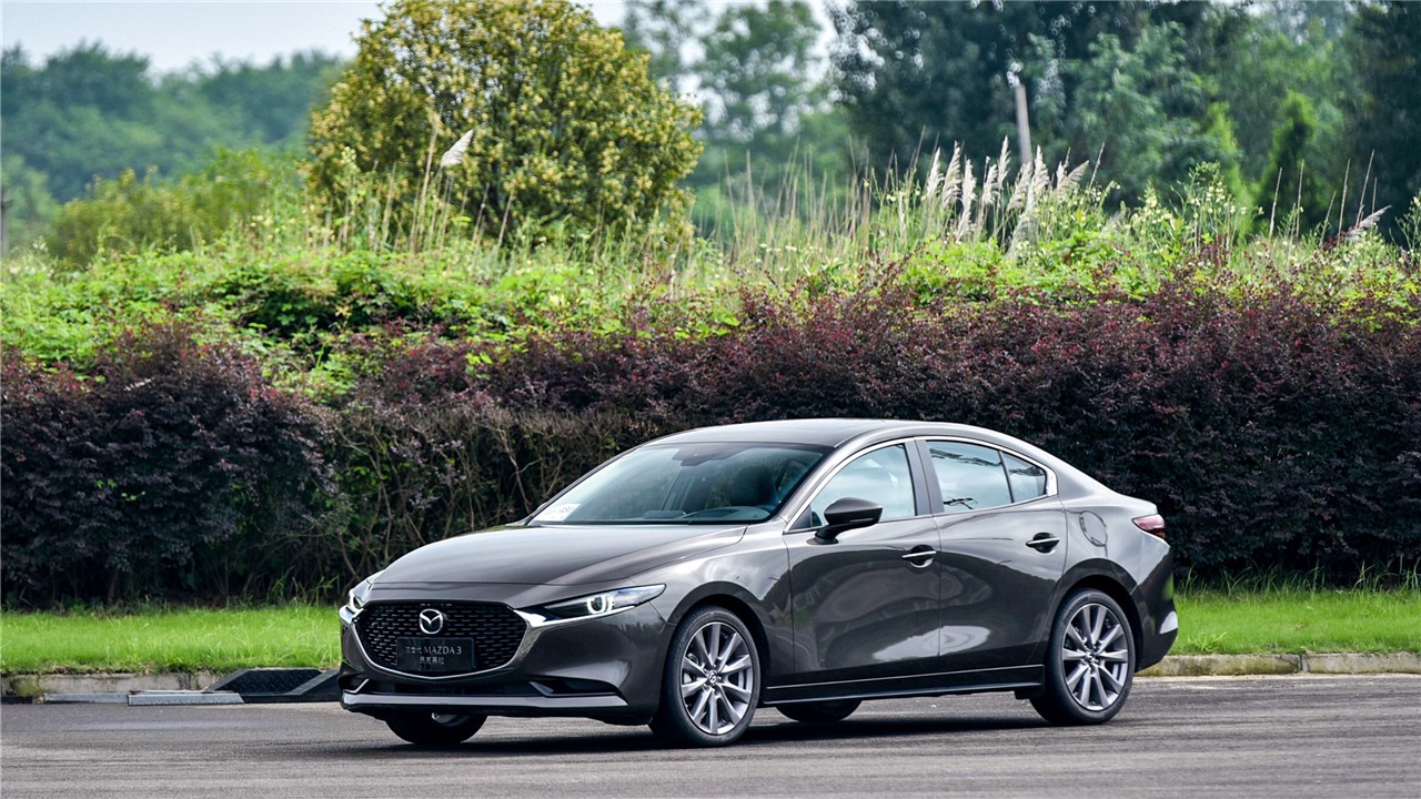 马自达显然在空间方面已经尽力了,但未来突出运动性能,这样的改变也