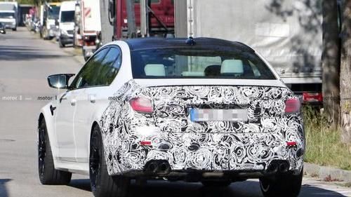 论运动不输3系，采用大进气格栅，改款宝马5系渲染图曝光