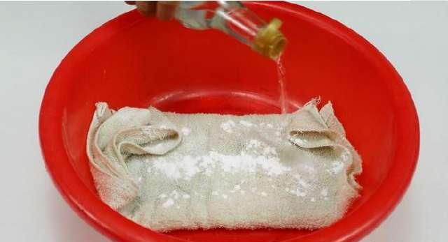 毛巾用久了全是螨虫和细菌,又脏又臭,简单一招让毛巾恢复如新!