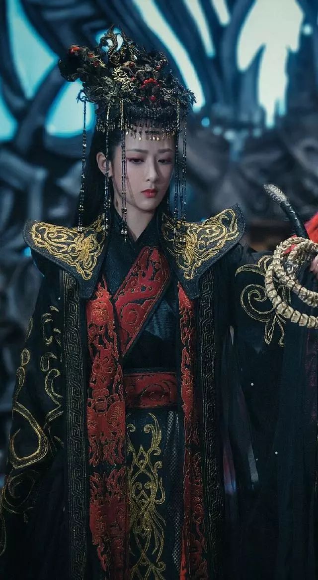 香蜜12套华丽造型锦觅白色嫁衣显气质穗禾孔雀装很迷人