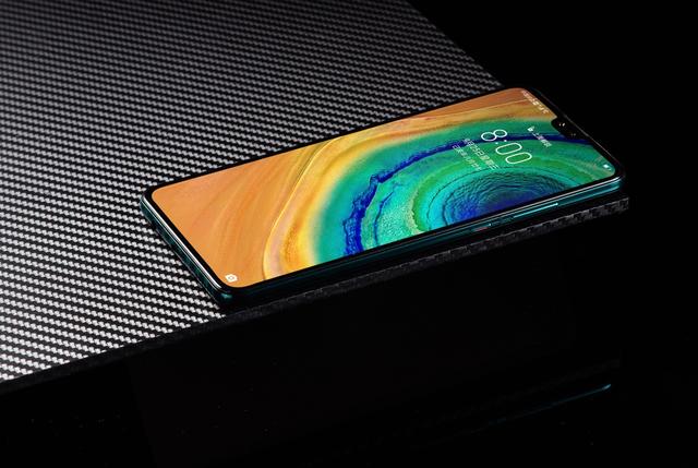 华为mate30图赏:高颜值性能强机,重构想象