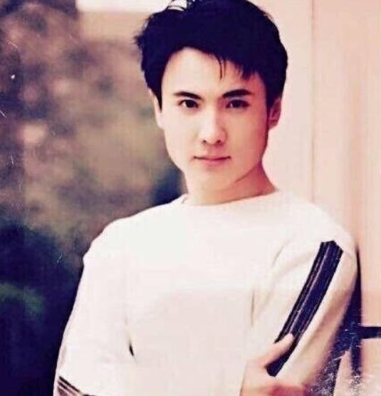 沙溢军艺校草身份遭沈腾拆台我和杨洋是校草但是他从来都不是