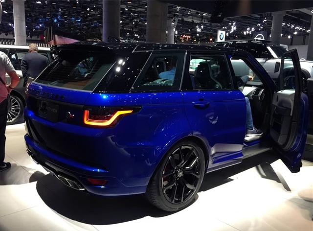 这台路虎有点猛!双色车身,5.0升v8引擎,网友:还要什么奔驰g