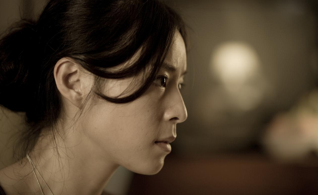 其实从进入演艺圈开始,不论是从张静初的资源还是她自身的演技来讲,她