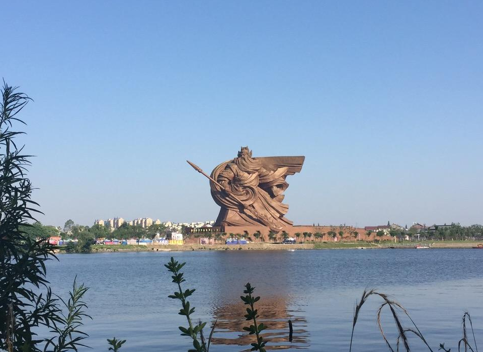 关公义园宣布晚上免费开放,网友不领情:免费都不想去