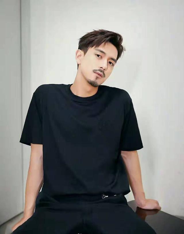 当肖战,王一博,李现等人长了胡子,网友:别撩我,扛不住