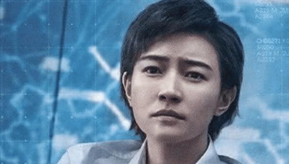 焦俊艳也出演了中国机长看到她后笑了