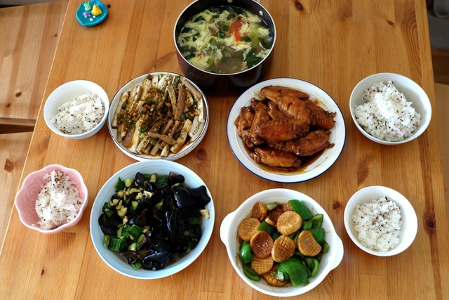 一家四口的周末午餐,四菜一汤,有荤有素,简单易做营养好