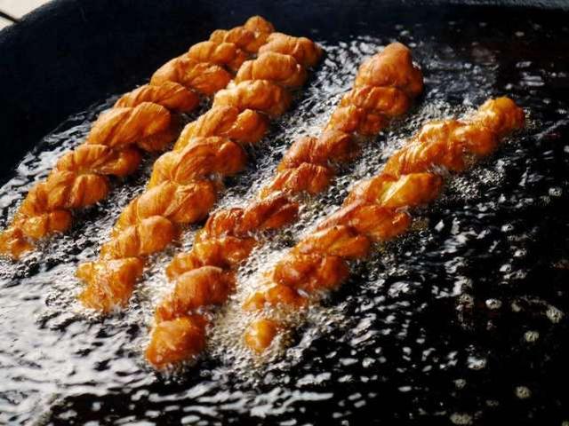 过年炸东西多,剩下的油怎么处理?这做,秒变另一种"香料"!