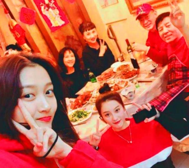 孙悟空女儿和关晓彤是闺蜜28岁还未嫁