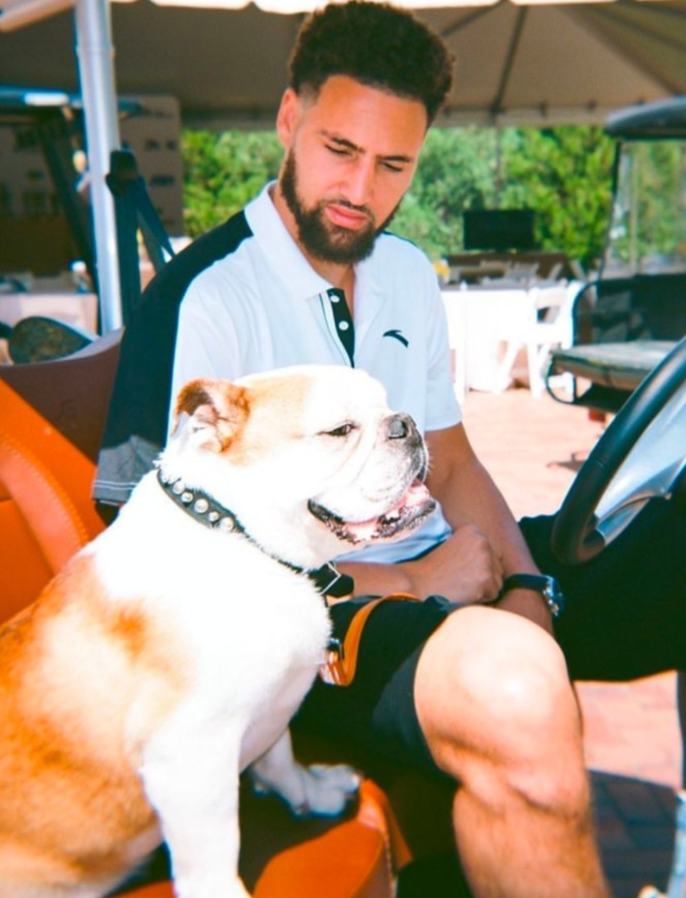 汤普森重伤后开练了,小腿粗壮肌肉发达,灌水水管 轮胎