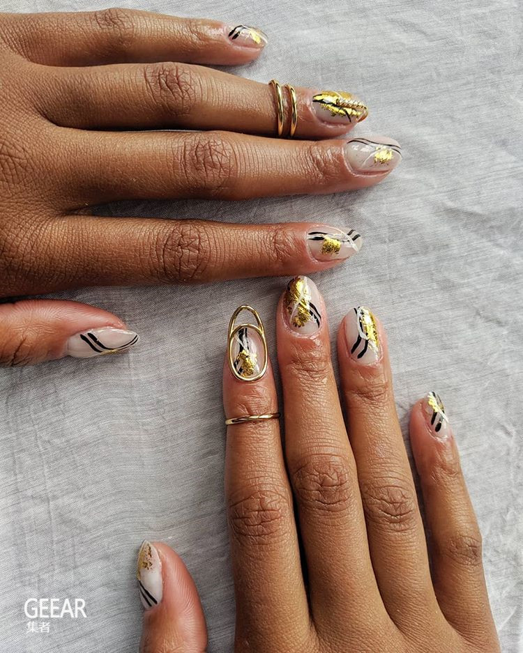金箔美甲日韩大流行指尖上加点金色竟然如此好看