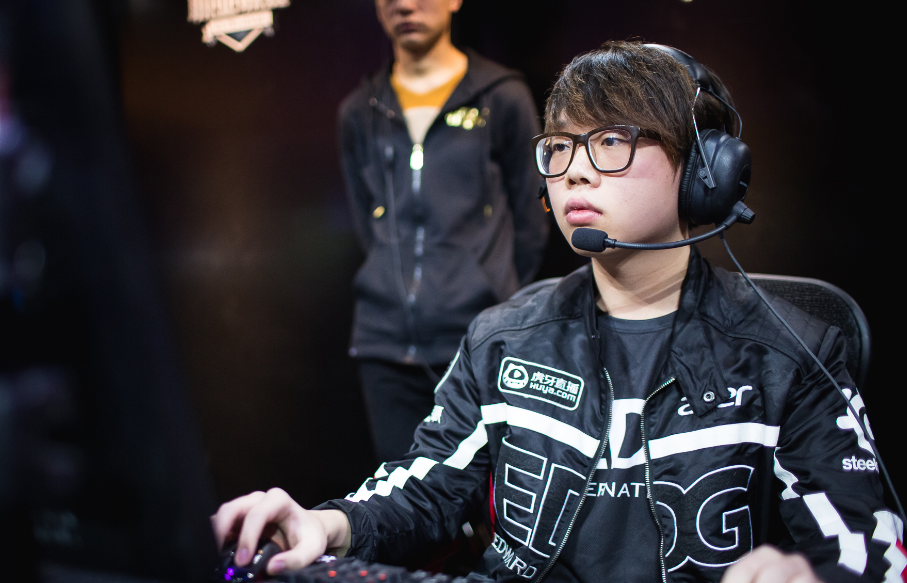 再见了,白色男刀!pawn凌晨突然宣布退役,病因是强迫症