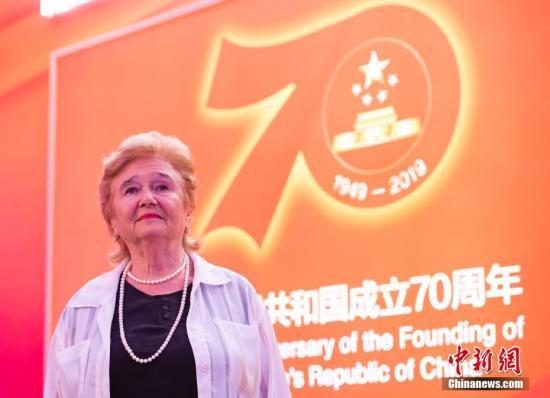 新西兰一巴士翻车造成6人死亡 死者中含中国游客