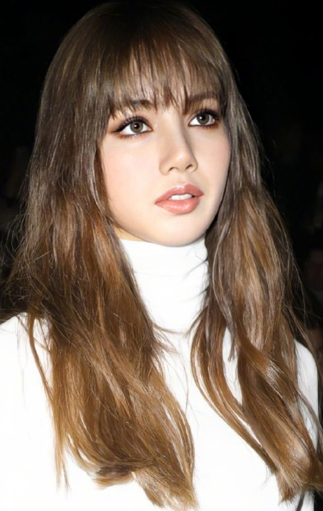 lisa杂志妆容被恶搞,看时装周的lisa,这才是美女的打开方式