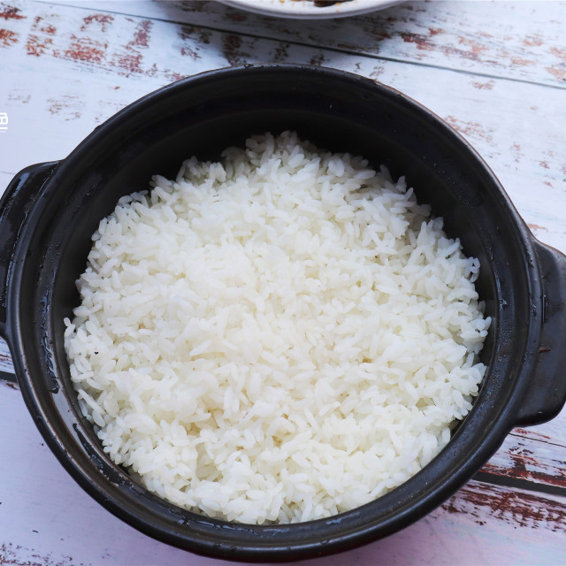 石锅拌饭,在家就能做,好吃又营养家人都爱吃|石锅|拌饭|米饭_新浪新闻