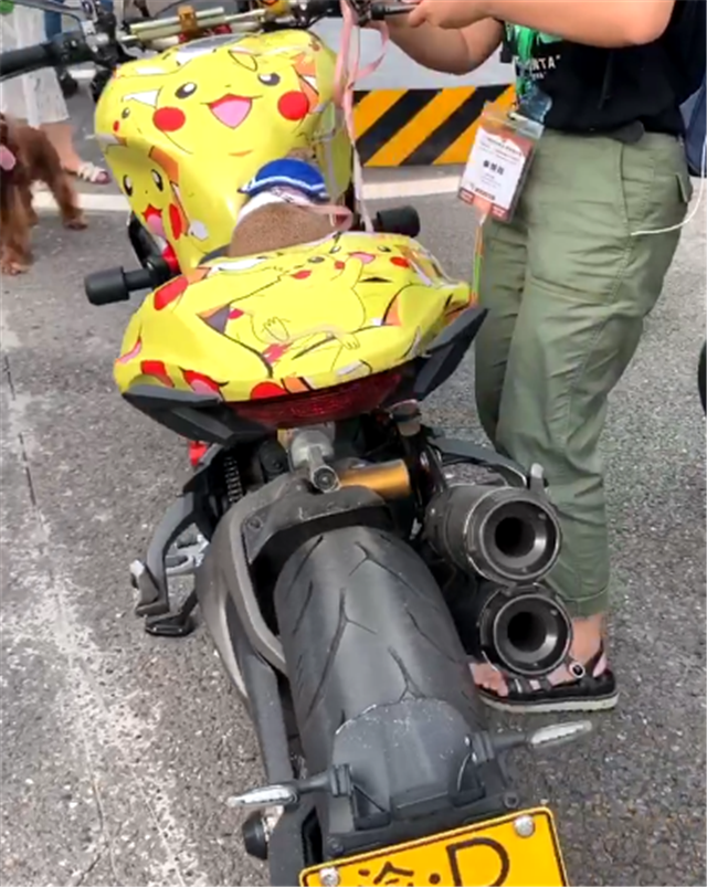 重庆摩博会首台皮卡丘版杜卡迪马力150匹车主还是女骑