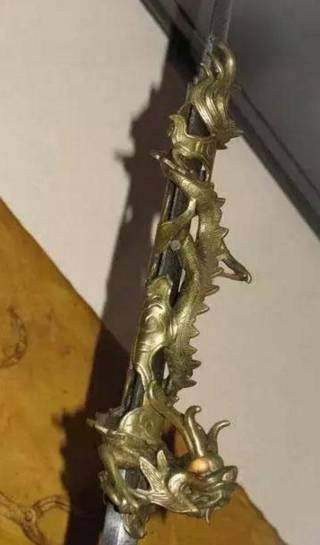 金蛇剑的原型是外国刀,在历史上真正作战用的武器,并非影中的样子