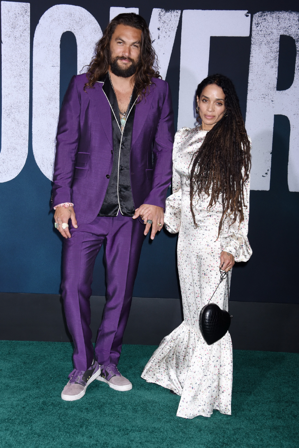 海王杰森莫玛和妻子现身活动193硬汉骚紫色西装太酷了