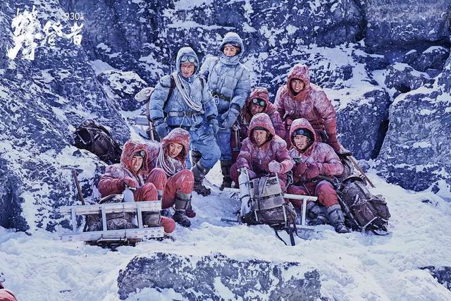 然而该片还是巨星,大咖云集,其可是由徐克,曾佩珊监制,李仁港编剧兼