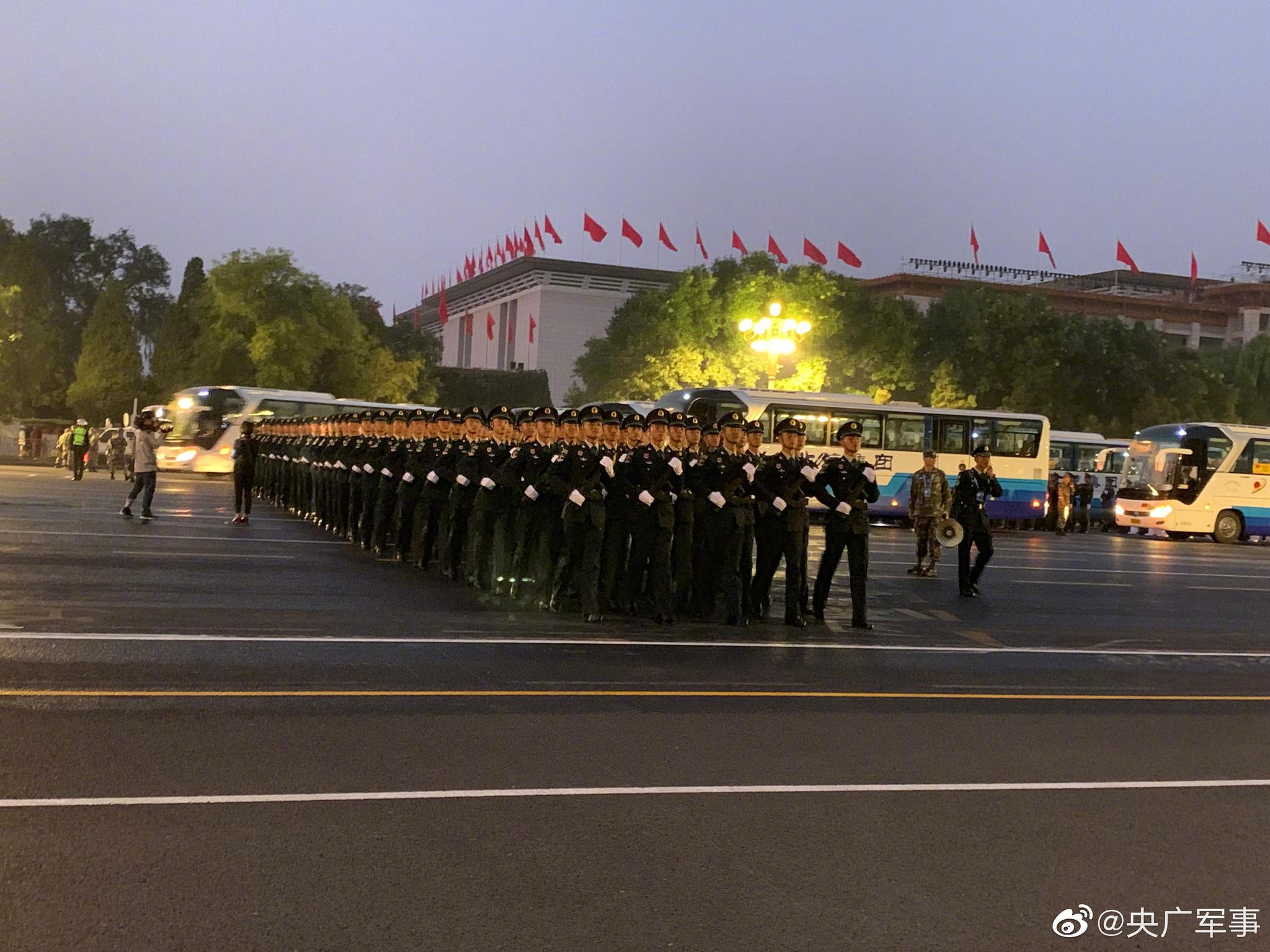 中国人民解放军仪仗队参与俄纪念卫国战争胜利75周年阅兵_凤凰网视频_凤凰网