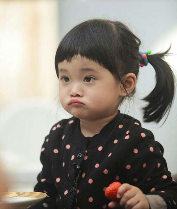 梅婷女儿颜值逆天!小脸呆萌充满灵性,与欧阳娜娜好似复制粘贴
