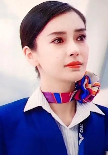 baby参演中国机长空姐服非常抢眼评论都说演技太赞了
