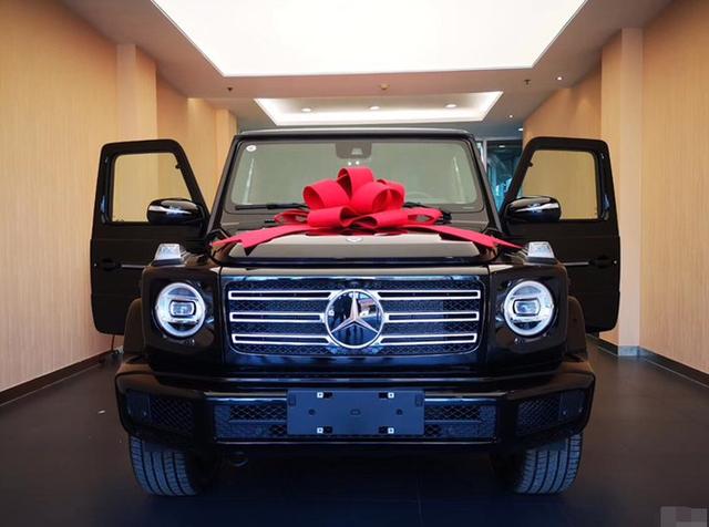 花220万买奔驰g500,车主晒出提车午餐,直呼就吃了几口白饭