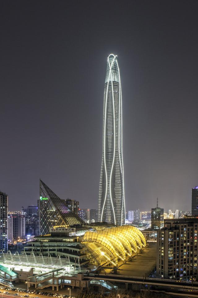 天津迎来北方之钻超高地标长江以北第一高楼预计今年竣工