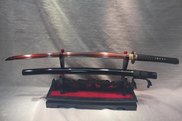 世界最邪门的4把冷兵器,第一把会复仇,中国有2把,谁用谁死!