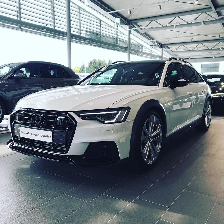 全新奥迪a6 aiiroad quattro 海外到店实拍,外形十分运动帅气!