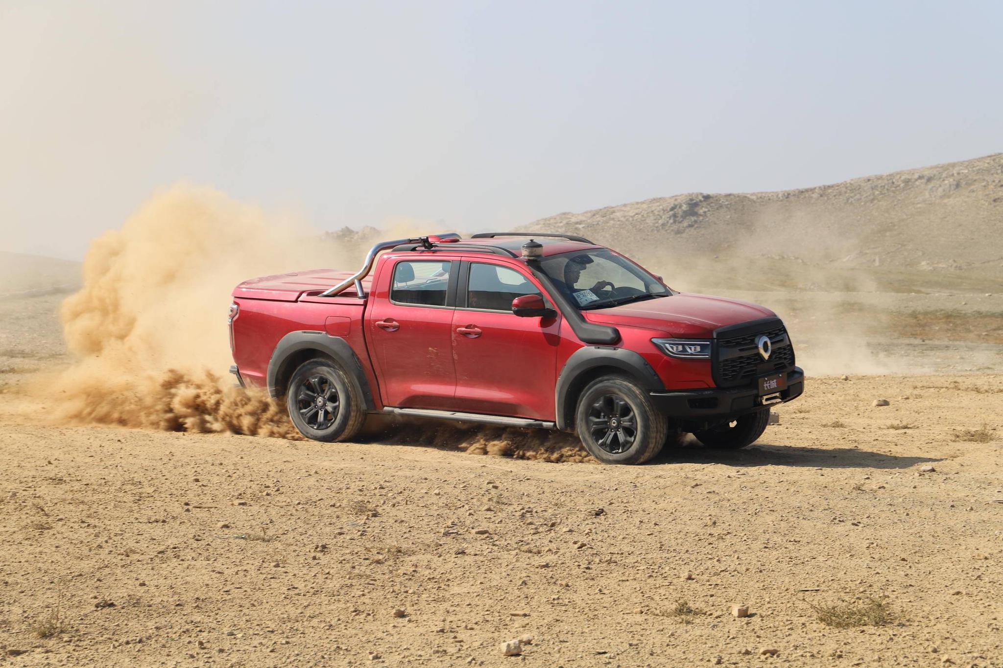 体验试驾长城炮越野版原厂改装天生爱野