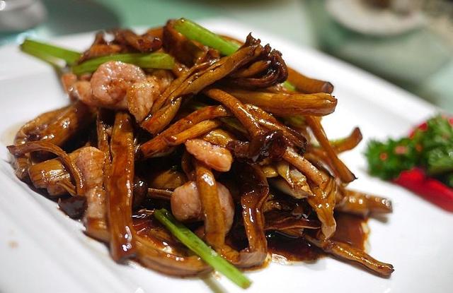 茶树菇炒肉片,这种做法美味又下饭,现在知道还不晚