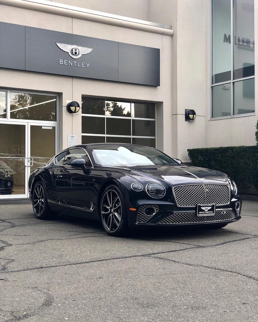 全新宾利欧陆 gt 海外到店实拍,新车外形更加运动!