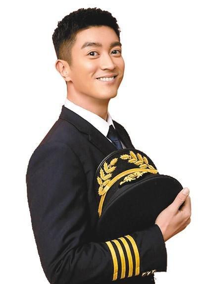 嗯哼寸头确实帅但杜江霍思燕才更应该出来挨夸吧