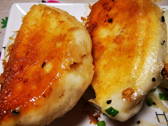 教你煎包家常做法,酥香柔软,营养丰富,比小吃摊卖的还好吃