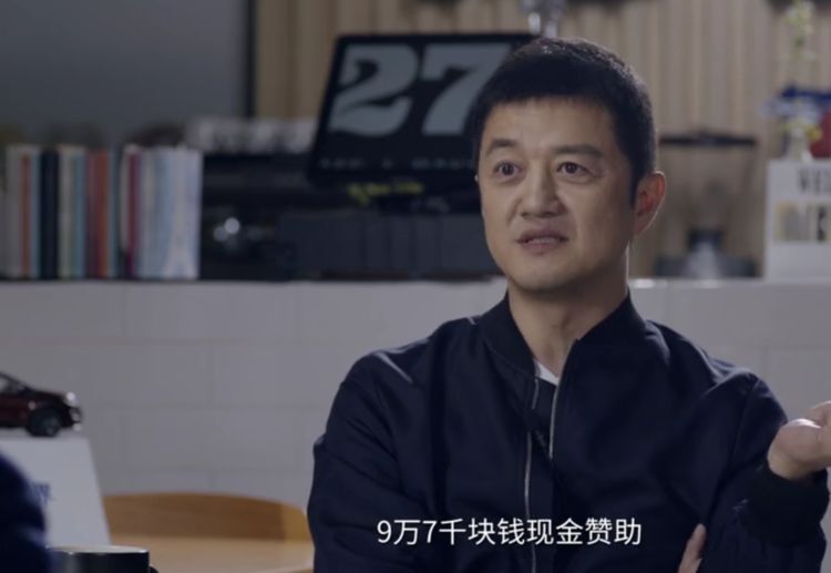 李亚鹏登台清唱歌曲声音醇厚,难怪能迎娶王菲,俘获新女友芳心