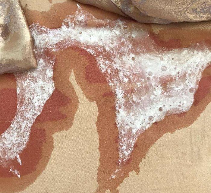 溢奶和吐奶有啥区别?新手妈妈看过来,分清楚后更好地照顾宝宝