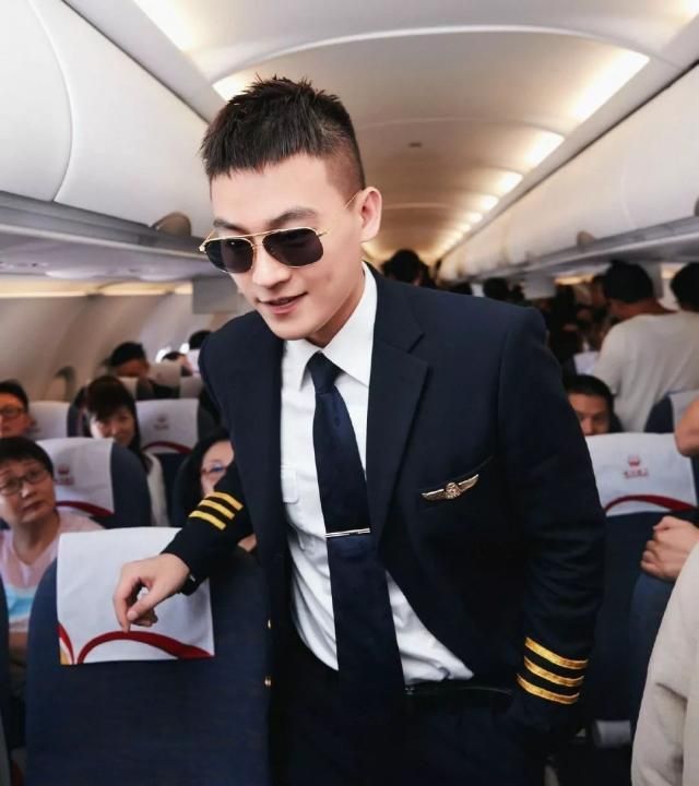 《中国机长》预测票房29.4亿,欧豪的角色原型