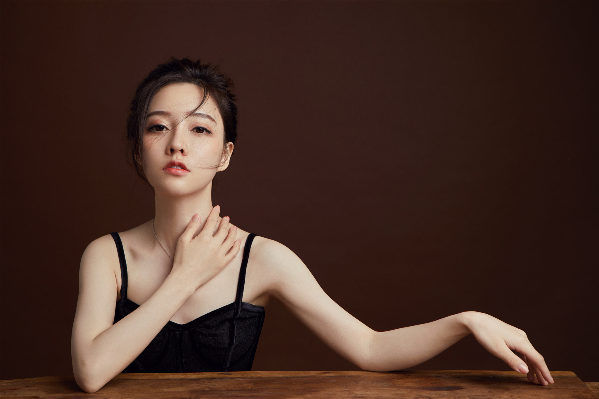 冯提莫五年华丽蜕变史 "佛系少女"全能艺人晋级路|斗