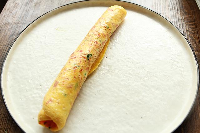 农人教你做番茄鸡蛋卷犒劳自己,看着就流口水