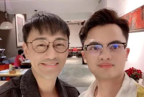 张馨月深得林峯一家心,林母赠168克拉钻石珠宝,林父送亿元豪宅