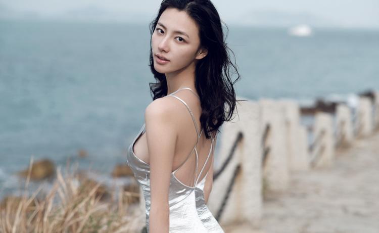 有一种"透视装"叫陈雅婷,难怪王思聪爱不释手,网友:身材真棒